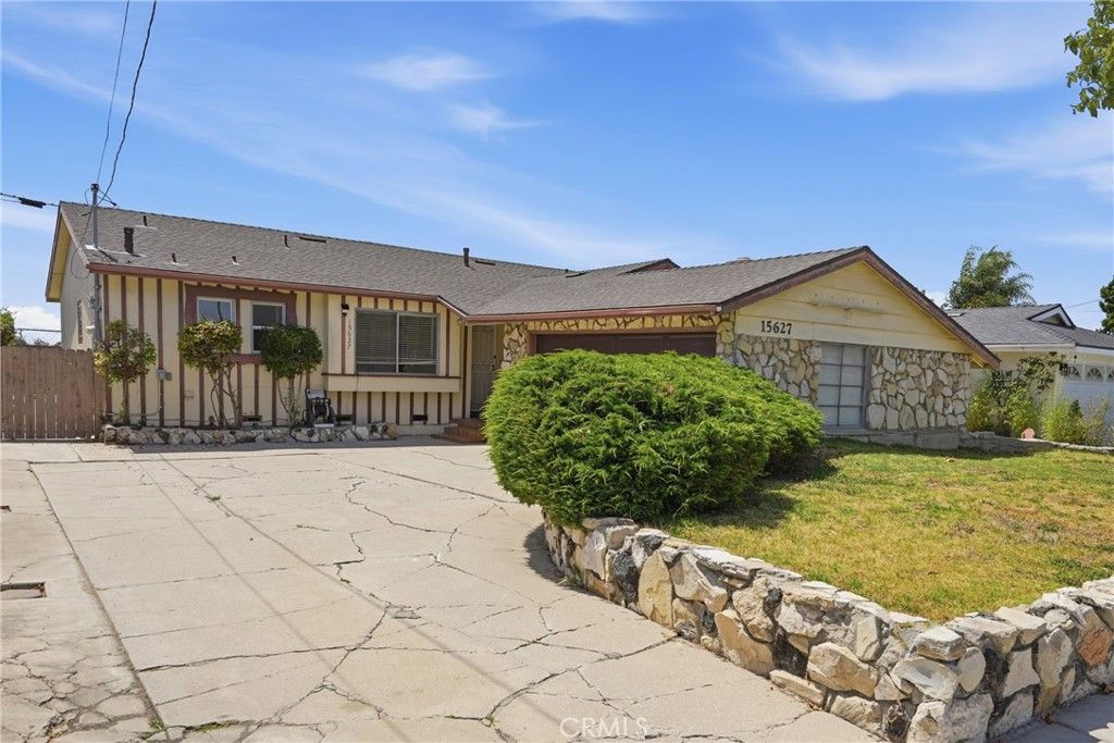 15627 E Prairie Avenue, Lawndale, CA 90260