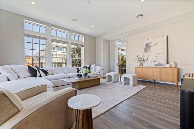 91 DAVIS BOULEVARD 201, Tampa, FL 33606