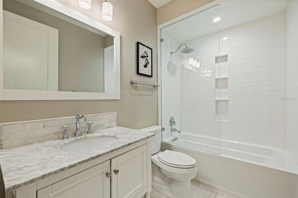 Image 12 of property listing at 91 DAVIS BOULEVARD 201, Tampa, FL 33606