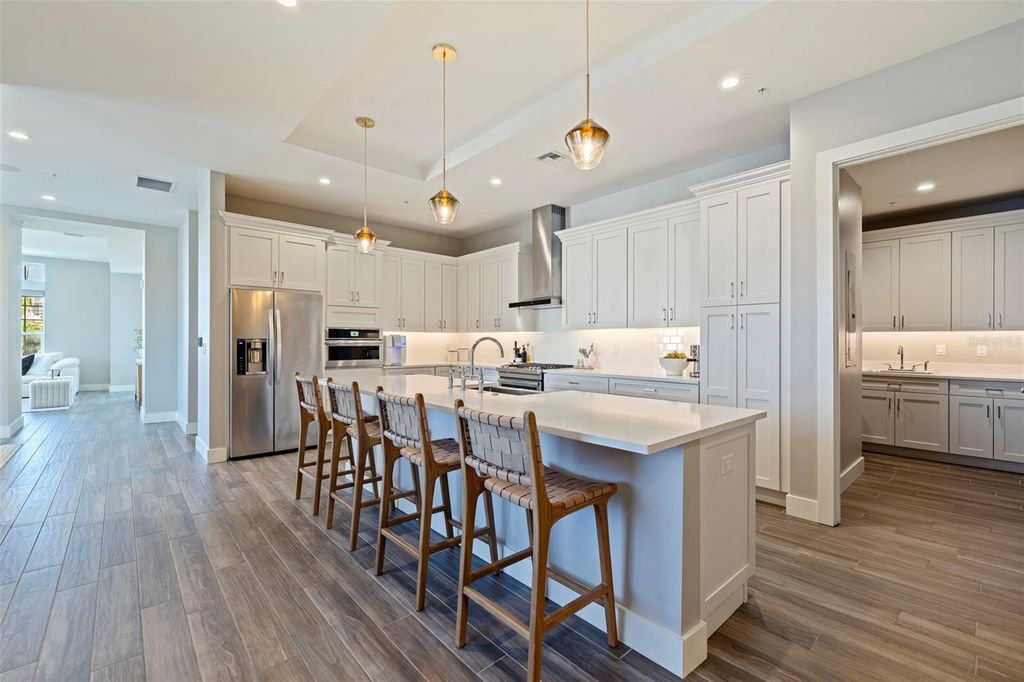 Image 3 of property listing at 91 DAVIS BOULEVARD 201, Tampa, FL 33606