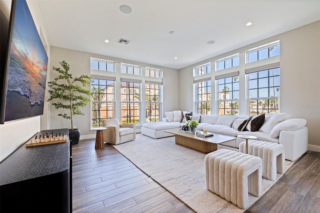 Image 4 of property listing at 91 DAVIS BOULEVARD 201, Tampa, FL 33606