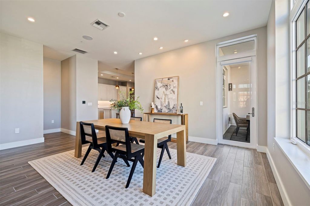 Image 5 of property listing at 91 DAVIS BOULEVARD 201, Tampa, FL 33606