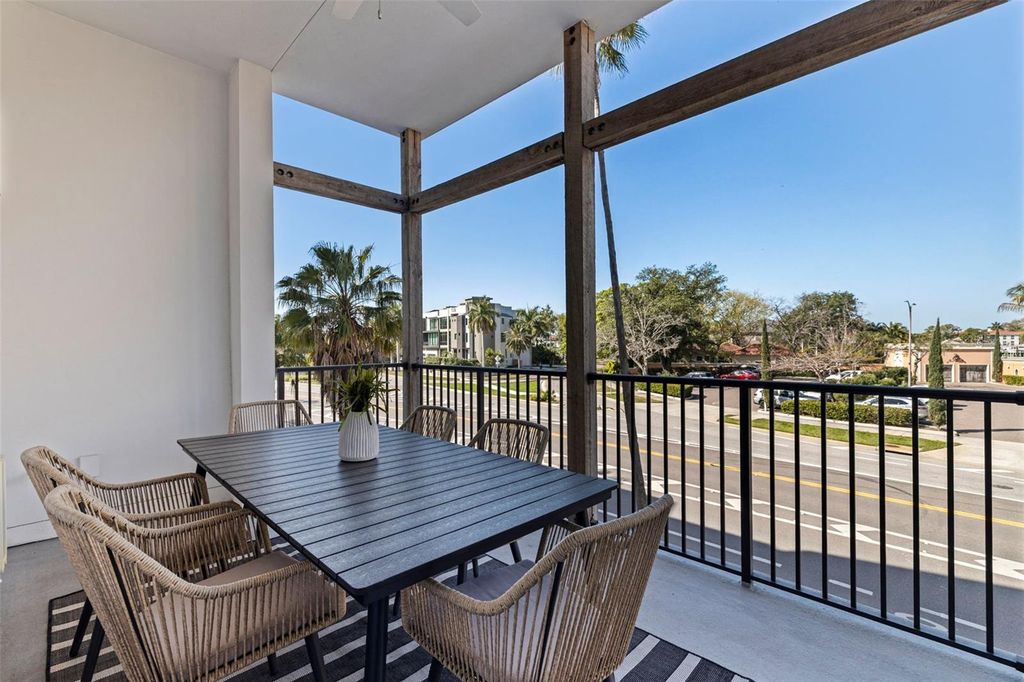 Image 6 of property listing at 91 DAVIS BOULEVARD 201, Tampa, FL 33606