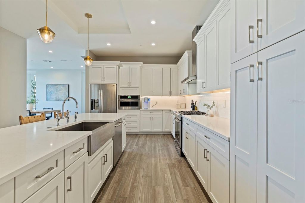 Image 8 of property listing at 91 DAVIS BOULEVARD 201, Tampa, FL 33606