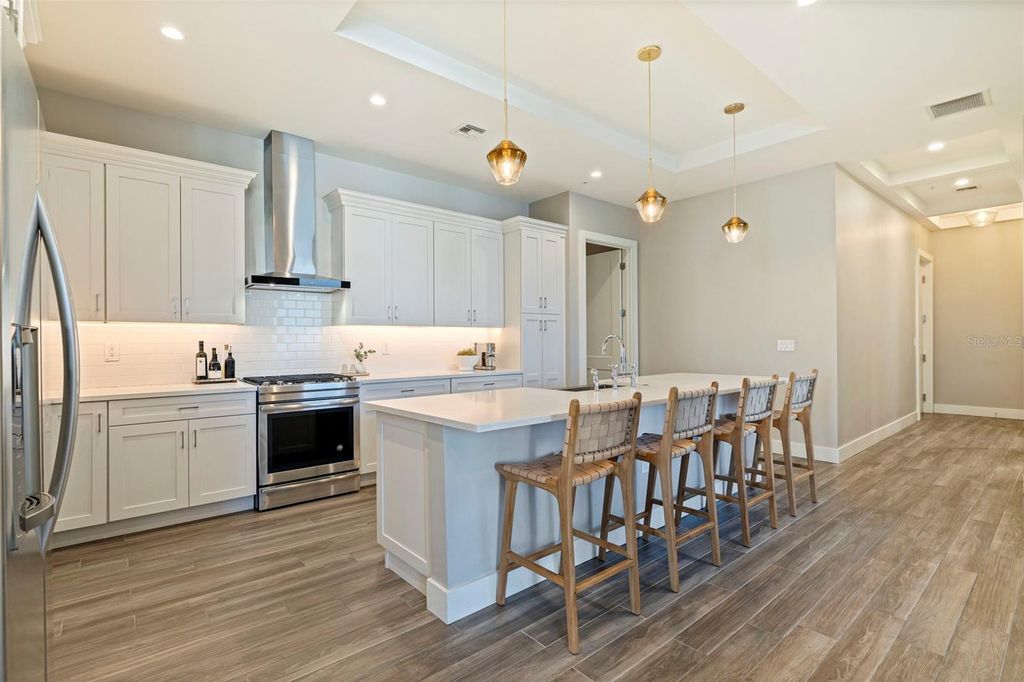 Image 10 of property listing at 91 DAVIS BOULEVARD 201, Tampa, FL 33606