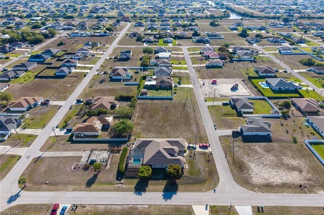 1115 20th TER, Cape Coral, FL 33993