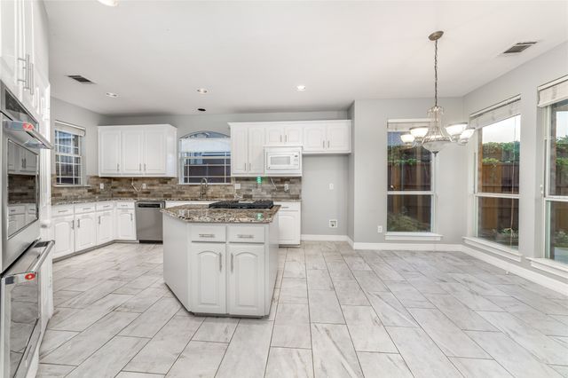 5801 Yeary Road, Plano, TX 75093
