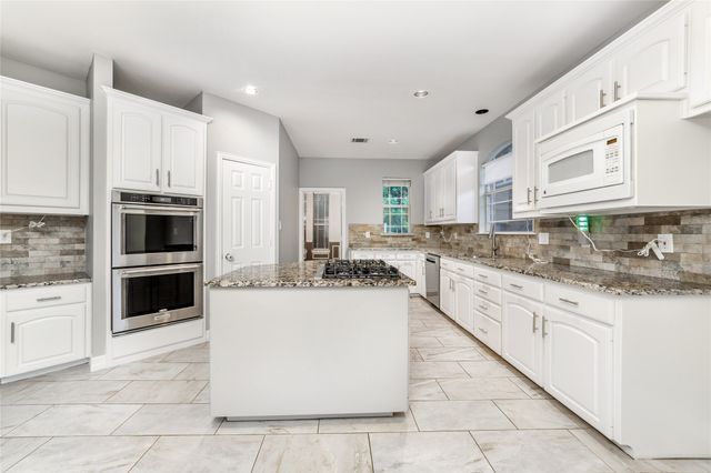 5801 Yeary Road, Plano, TX 75093