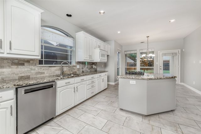 5801 Yeary Road, Plano, TX 75093