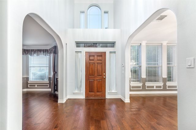 5801 Yeary Road, Plano, TX 75093
