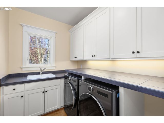 1030 Se 58TH Pl, Portland, OR 97215