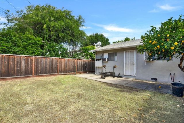 3540 Brookdale Drive, Santa Clara, CA 95051