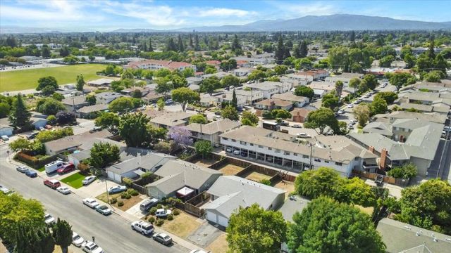 3540 Brookdale Drive, Santa Clara, CA 95051
