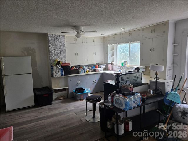 1127 N Mountain Street, Blacksburg, SC 29702