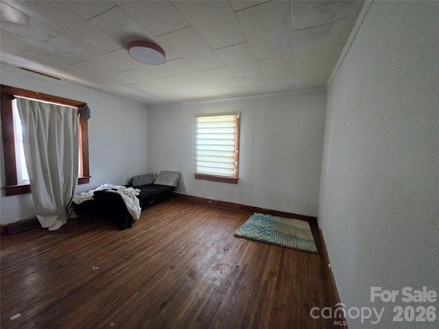 1127 N Mountain Street, Blacksburg, SC 29702