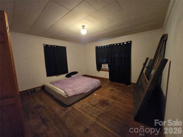 1127 N Mountain Street, Blacksburg, SC 29702