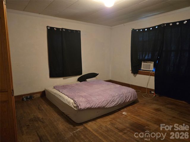 1127 N Mountain Street, Blacksburg, SC 29702