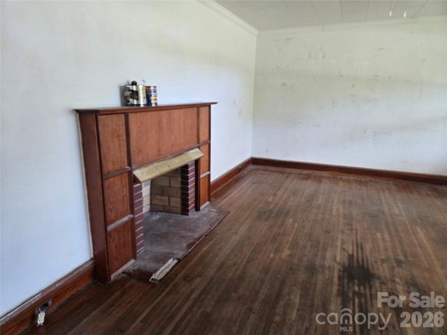 1127 N Mountain Street, Blacksburg, SC 29702