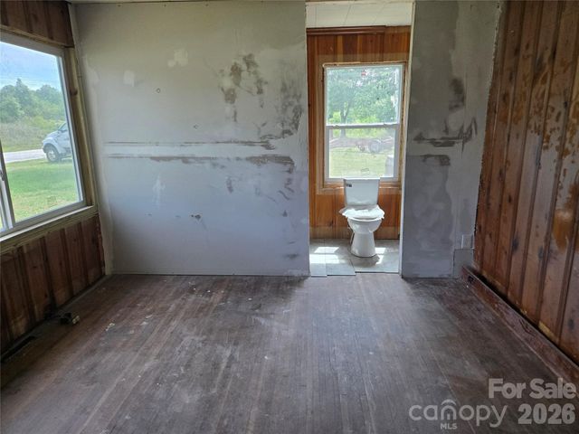 1127 N Mountain Street, Blacksburg, SC 29702