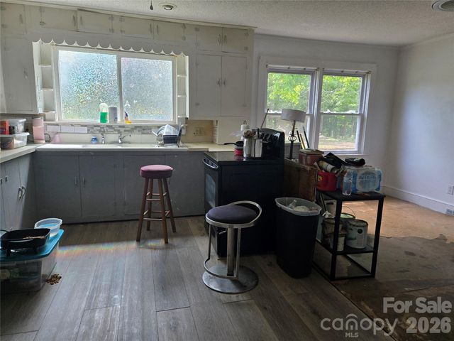1127 N Mountain Street, Blacksburg, SC 29702
