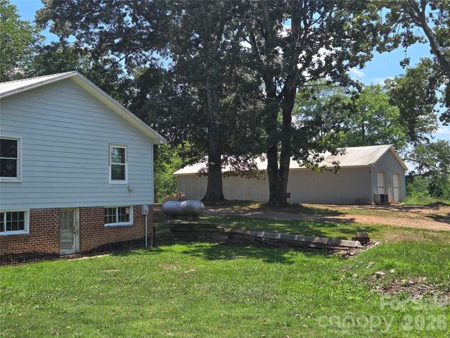 1127 N Mountain Street, Blacksburg, SC 29702