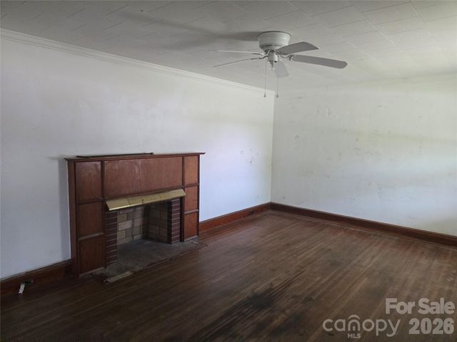 1127 N Mountain Street, Blacksburg, SC 29702