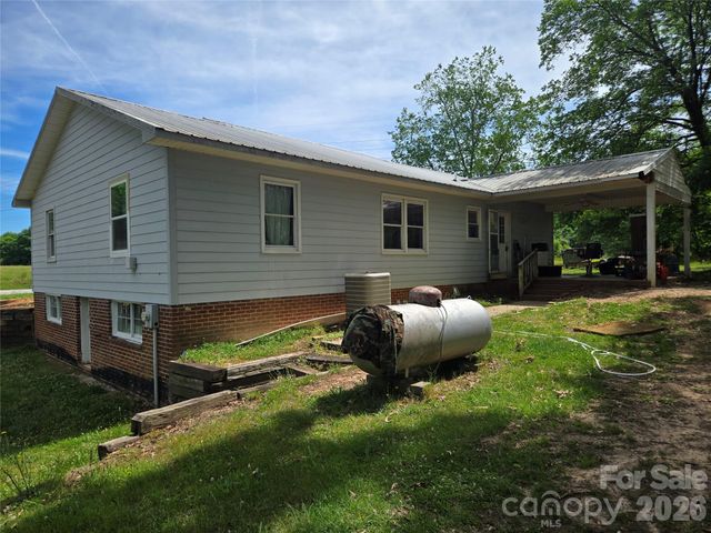 1127 N Mountain Street, Blacksburg, SC 29702