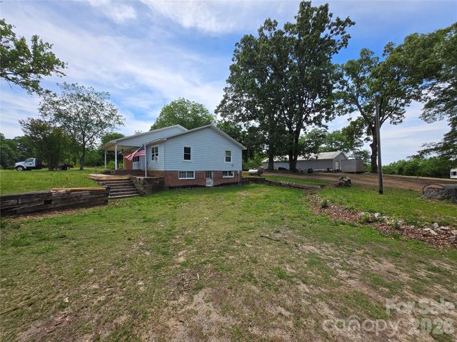 1127 N Mountain Street, Blacksburg, SC 29702