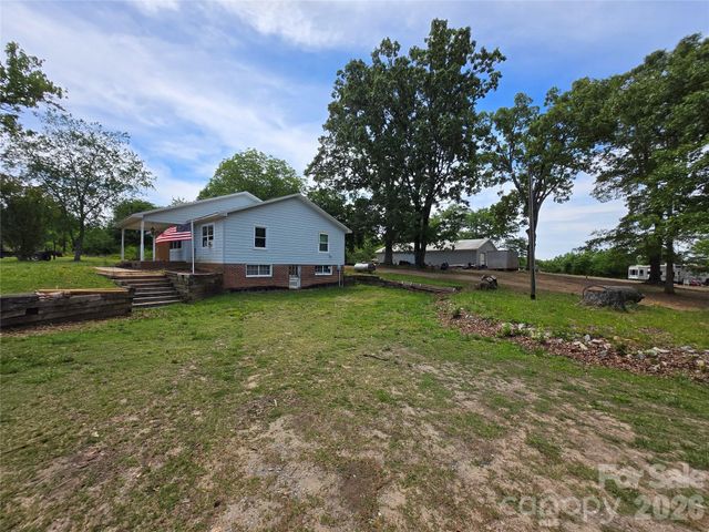 1127 N Mountain Street, Blacksburg, SC 29702