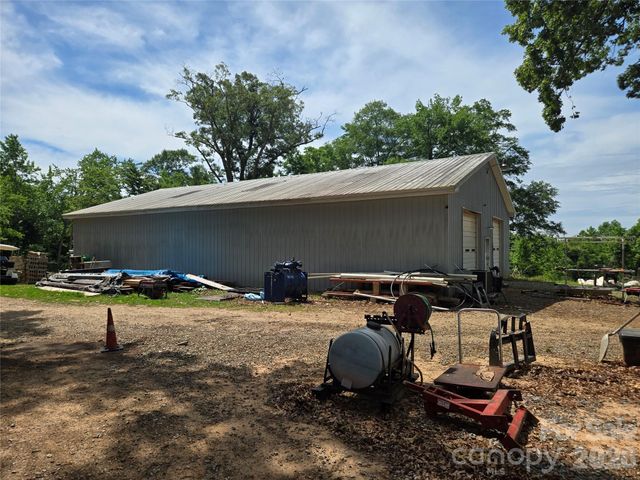 1127 N Mountain Street, Blacksburg, SC 29702