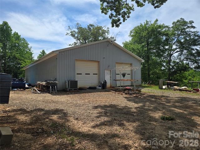 1127 N Mountain Street, Blacksburg, SC 29702