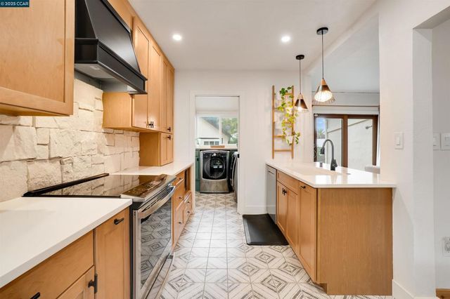 17 Hanns Ave, Vallejo, CA 94590