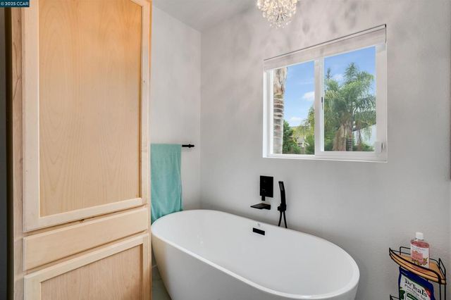 17 Hanns Ave, Vallejo, CA 94590