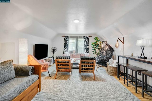 17 Hanns Ave, Vallejo, CA 94590