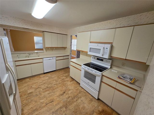 213 ARLINGTON AVENUE E, Oldsmar, FL 34677