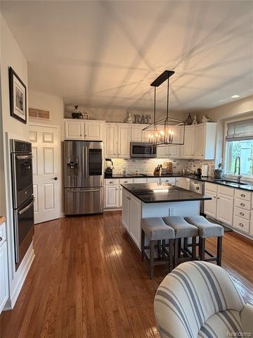 9782 Fellows Creek Drive, Plymouth, MI 48170