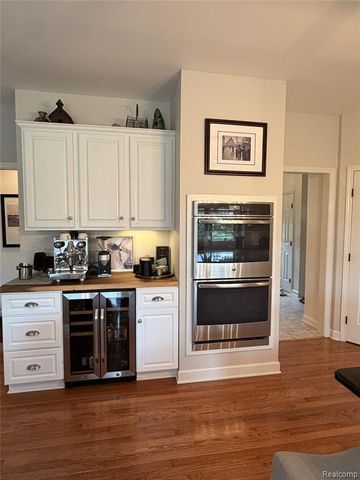 9782 Fellows Creek Drive, Plymouth, MI 48170