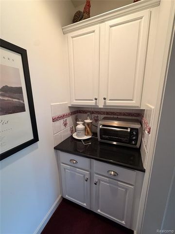 9782 Fellows Creek Drive, Plymouth, MI 48170