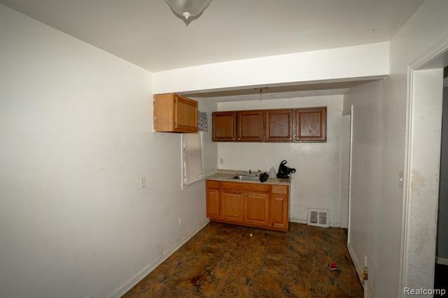 9262 Coyle Street, Detroit, MI 48228