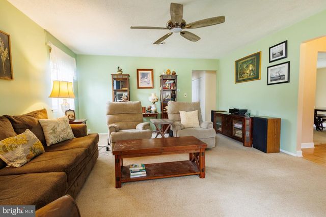250 LEXINGTON DR, Little Egg Harbor Twp, NJ 08087