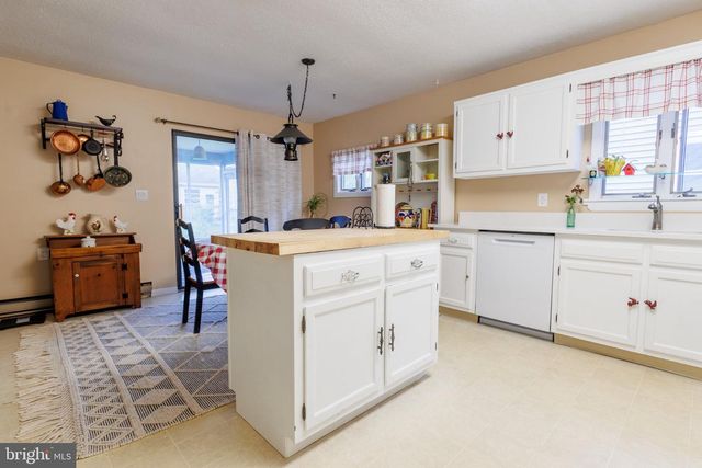 250 LEXINGTON DR, Little Egg Harbor Twp, NJ 08087