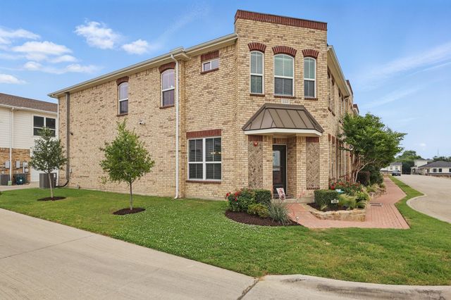 222 Emma Drive, Lewisville, TX 75057