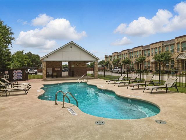 222 Emma Drive, Lewisville, TX 75057