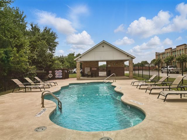 222 Emma Drive, Lewisville, TX 75057