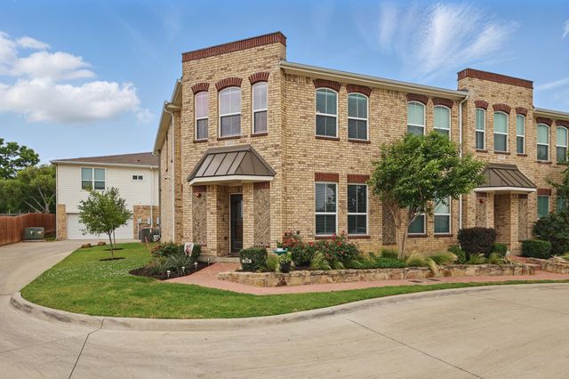 222 Emma Drive, Lewisville, TX 75057