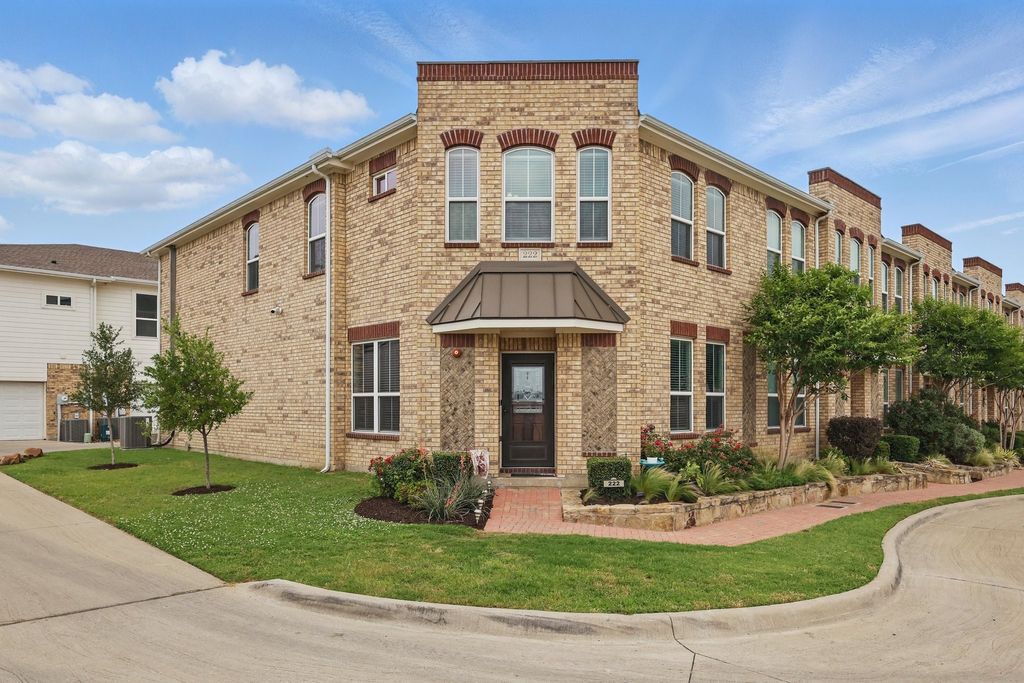 222 Emma Drive, Lewisville, TX 75057