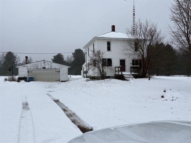 1328 W Sugar Grove Road, Scottville, MI 49454