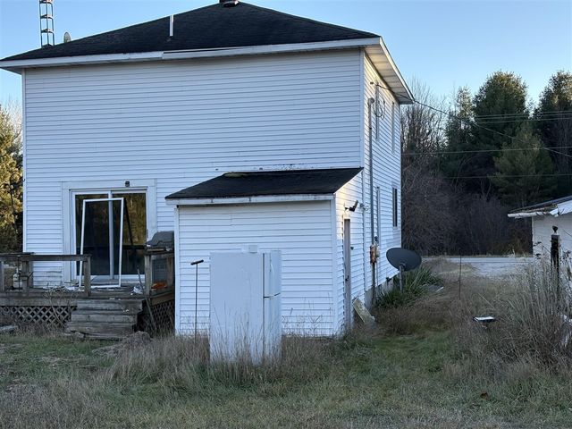 1328 W Sugar Grove Road, Scottville, MI 49454