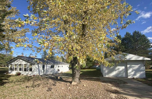 N9444 SAND LANE, Crivitz, WI 54114