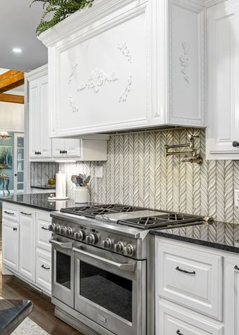 74 Pine Lake Rd, Summertown, TN 38483